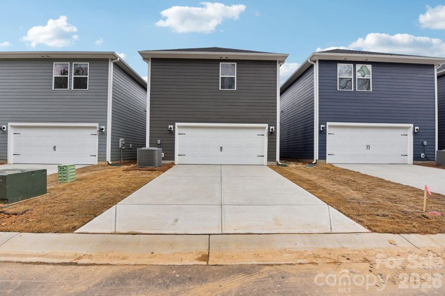 Exterior details and patio area of a home in Nolen Farm, Gastonia (Image 3).