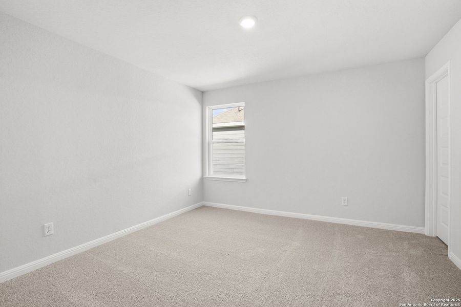 Spacious, unfurnished interior of a new home in Applewhite Meadows, San Antonio (Image 13).