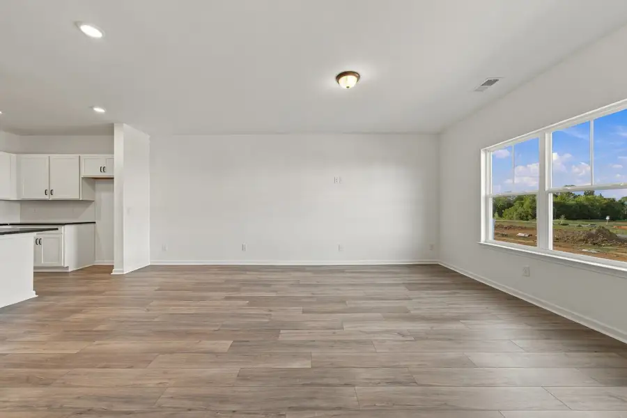 Spacious, unfurnished interior of a new home in Wilson Meadows, Clarksville (Image 12).