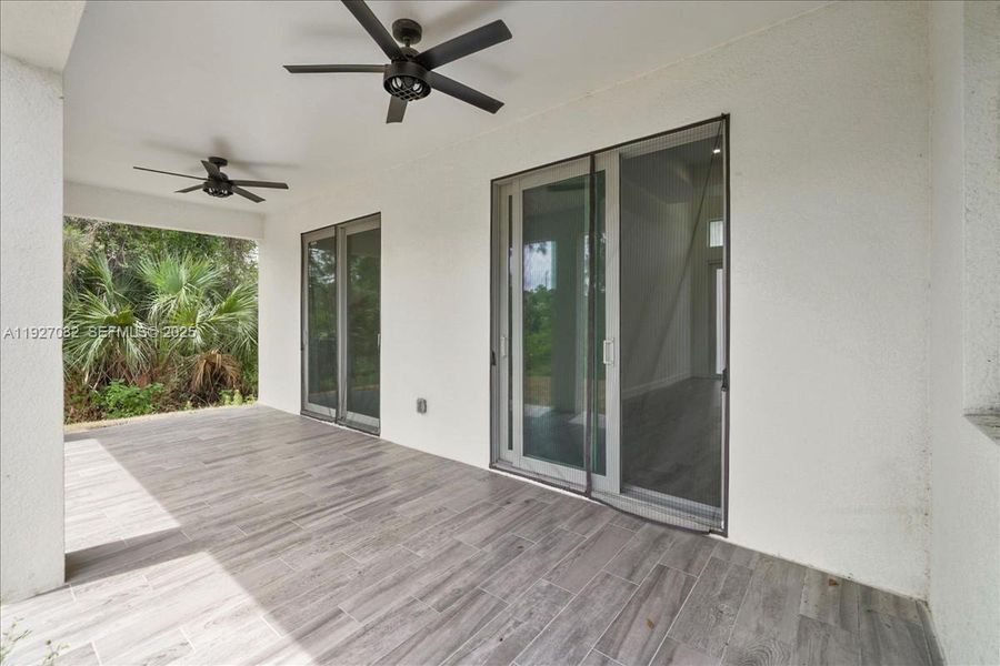 Exterior details and patio area of a home in , Lehigh Acres (Image 4).
