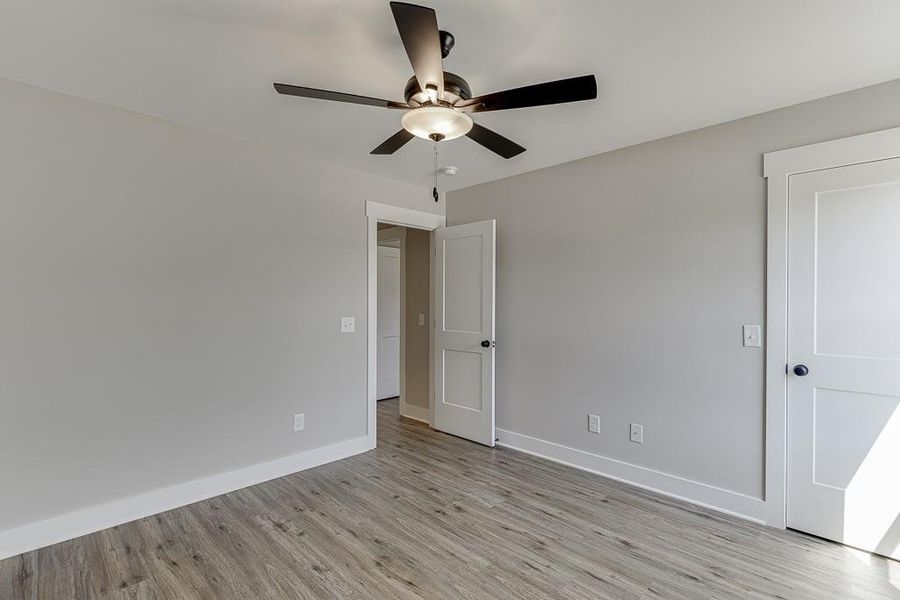 Spacious, unfurnished interior of a new home in , Hartwell (Image 20).