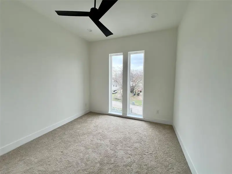 Spacious, unfurnished interior of a new home in , Dallas (Image 10).