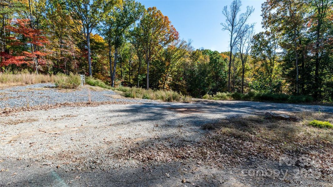 Natural landscape and outdoor views near in Statesville (Image 28). Natural landscape and outdoor views near in Statesville (Image 28).