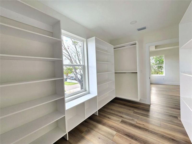 Spacious, unfurnished interior of a new home in , St. Petersburg (Image 15). Spacious, unfurnished interior of a new home in , St. Petersburg (Image 15).