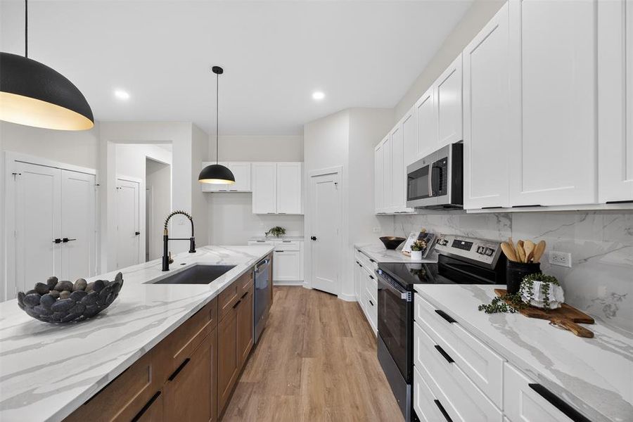 Furnished interior view inside a new home in , Dallas (Image 7).