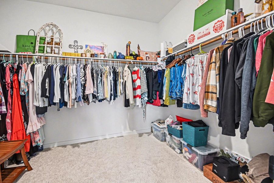 Close-up of interior finishes inside a home in Centennial Oaks, Santa Fe (Image 21).