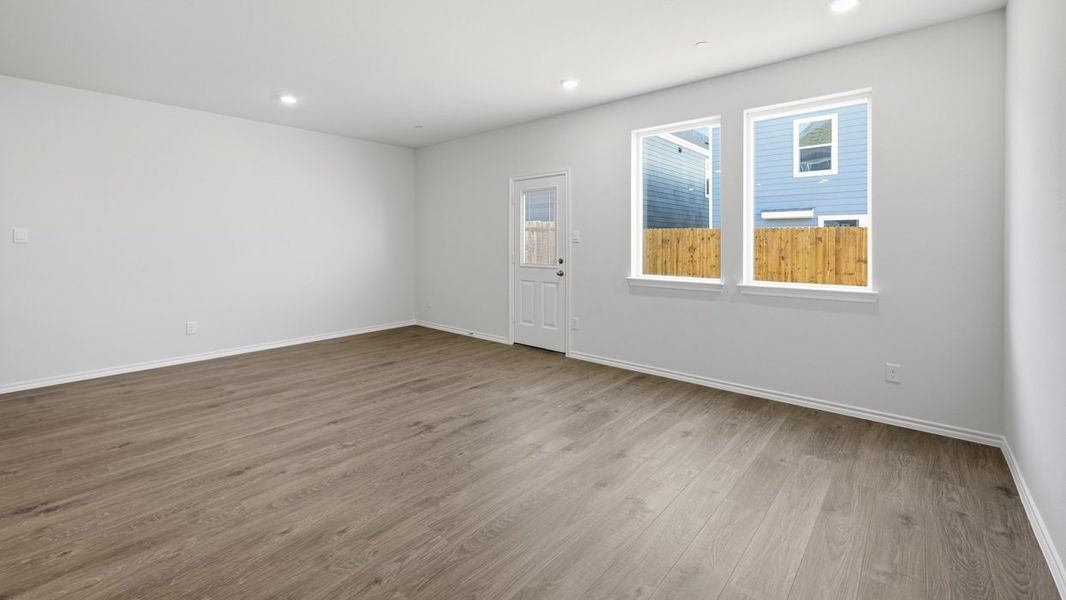 Spacious, unfurnished interior of a new home in Arbor Trails South, Princeton (Image 5).