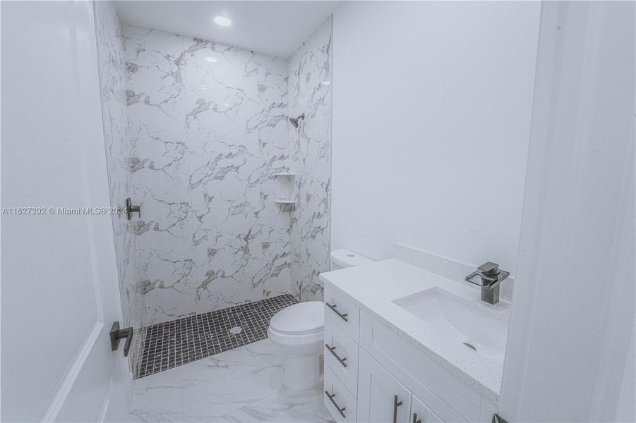 Furnished interior view inside a new home in , Lehigh Acres (Image 6).