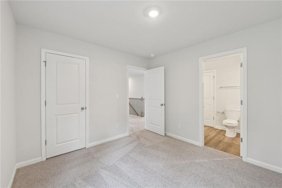 Spacious, unfurnished interior of a new home in Stephen's Landing, Loganville (Image 17).