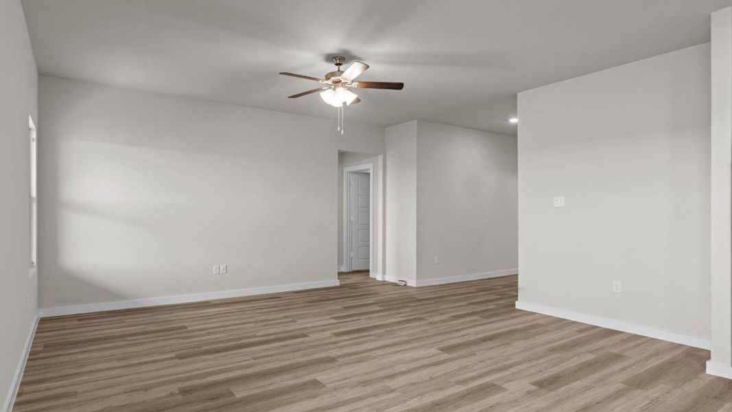 Spacious, unfurnished interior of a new home in Heritage Parks, Abilene (Image 9).