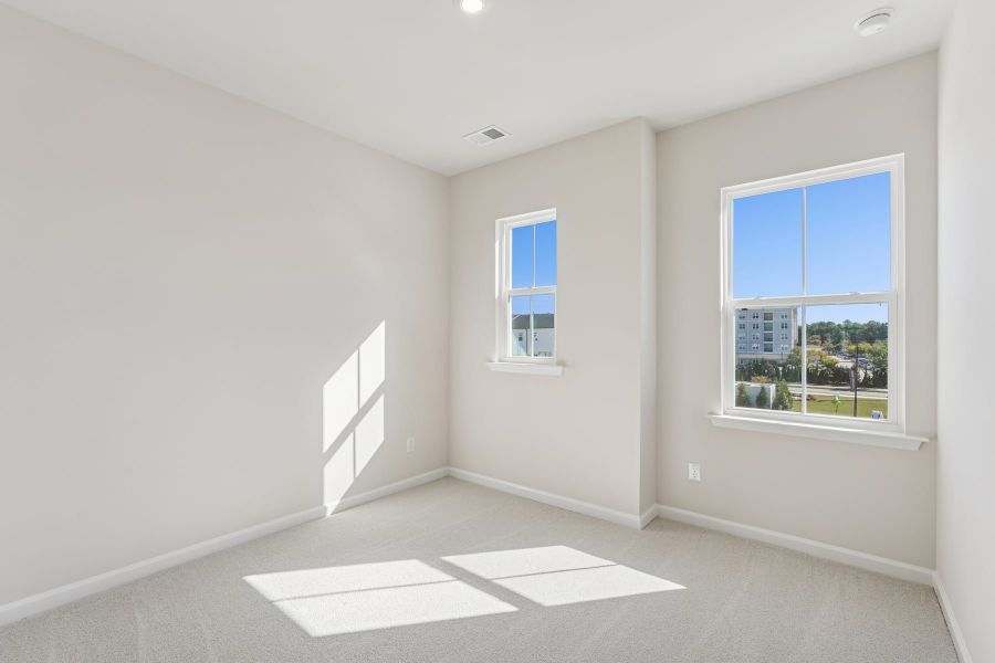 Representative unfurnished interior of a home built from the Isla by Tri Pointe Homes in Twinleaf Townes, Chapel Hill (Image 16).