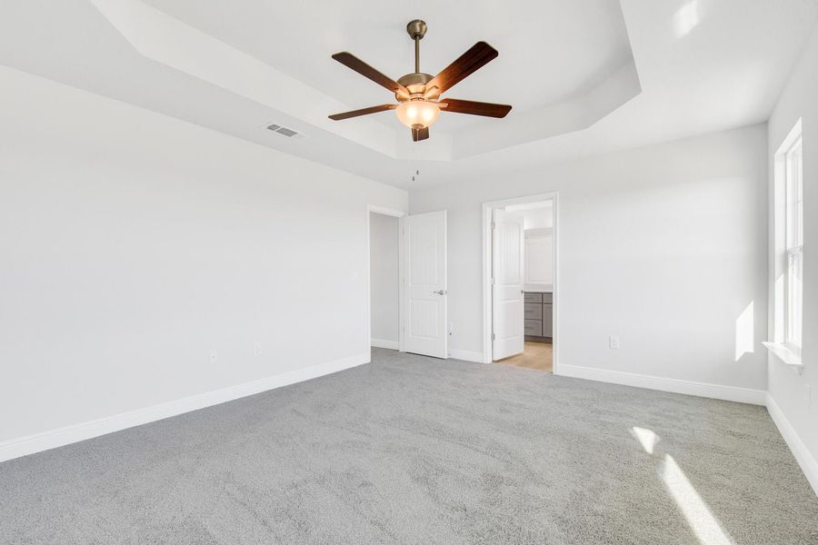Representative unfurnished interior of a home built from the Plan 1817 by Adams Homes in Pine Top, Cantonment (Image 24).