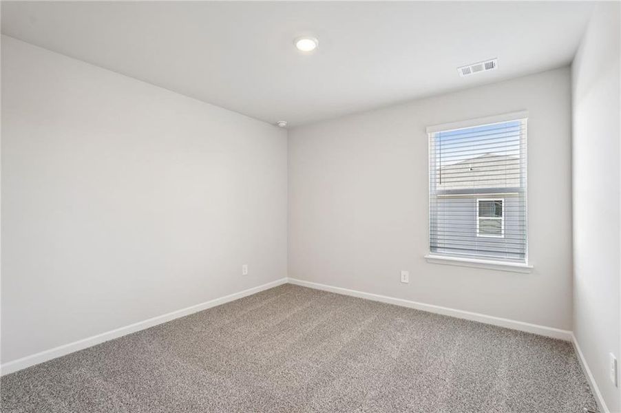 Spacious, unfurnished interior of a new home in Ivey Township, Dallas (Image 45).