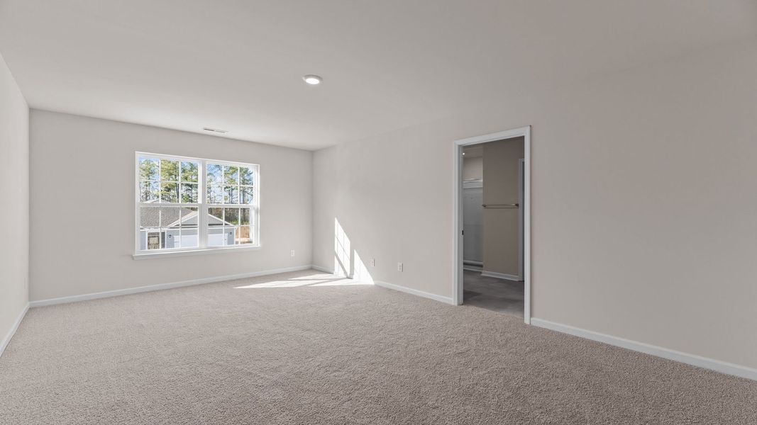 Spacious, unfurnished interior of a new home in East Ridge, Ayden (Image 24).