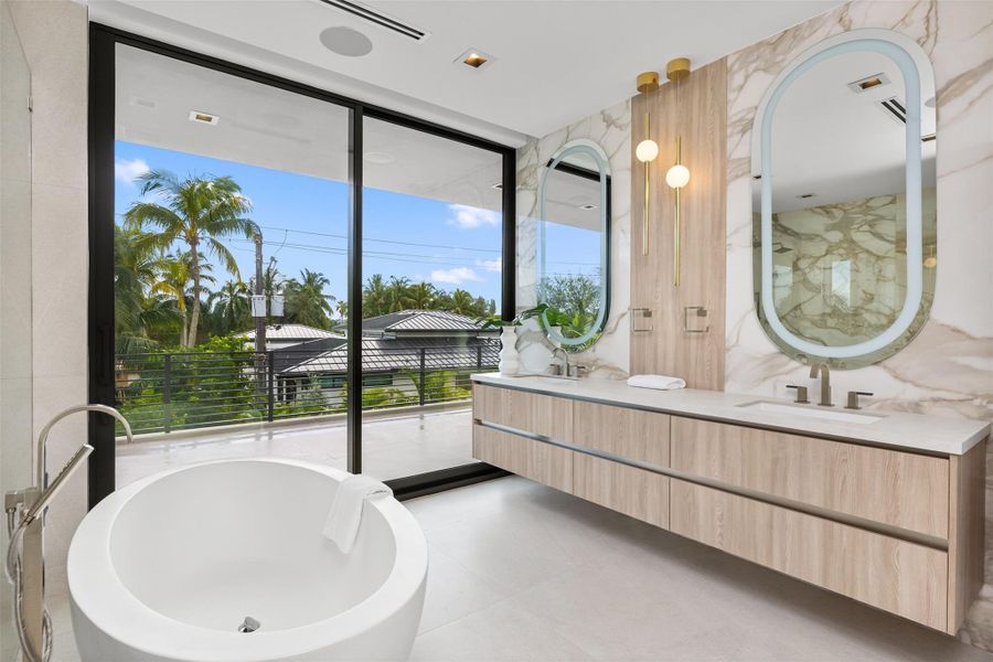 Furnished interior view inside a new home in , Fort Lauderdale (Image 31).