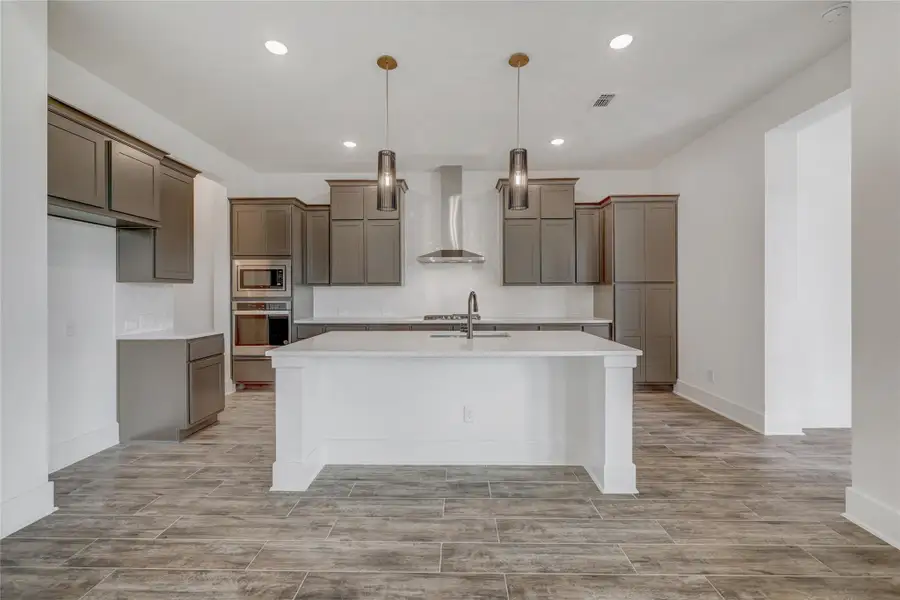 Representative image. Features, specifications, selections and colors may vary. Representative image. Features, specifications, selections and colors may vary.