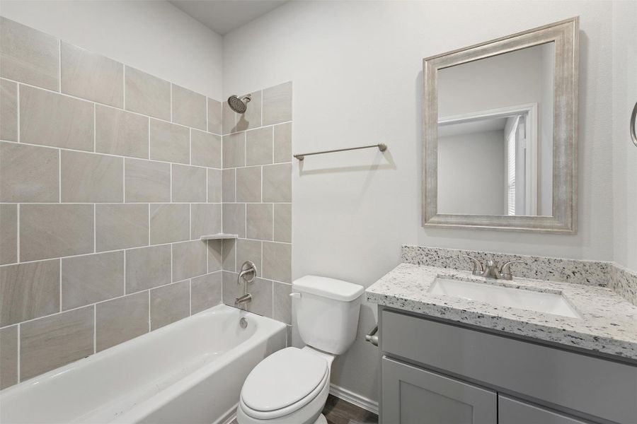 Furnished interior view inside a new home in , Lufkin (Image 3).