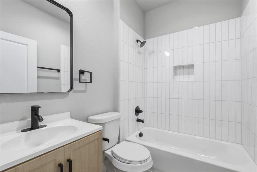 Furnished interior view inside a new home in , Cleburne (Image 16).