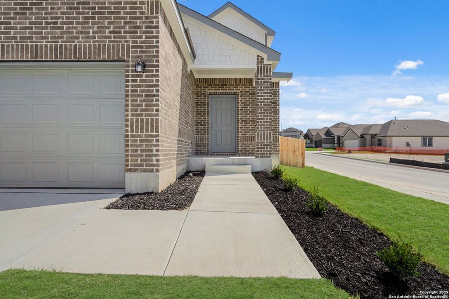 Exterior details and patio area of a home in Hunters Ranch, San Antonio (Image 3). Exterior details and patio area of a home in Hunters Ranch, San Antonio (Image 3).