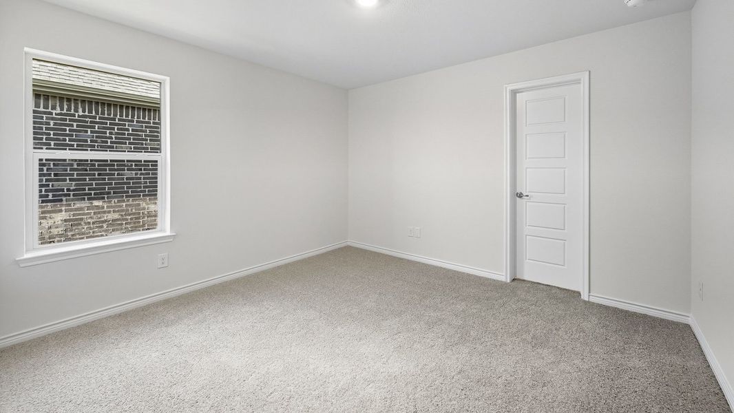 Spacious, unfurnished interior of a new home in Silverado, Aubrey (Image 6).