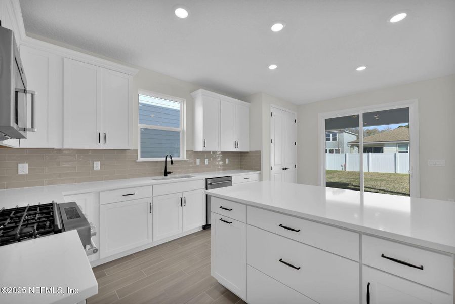 Furnished interior view inside a new home in Murray Farms, Middleburg (Image 12).