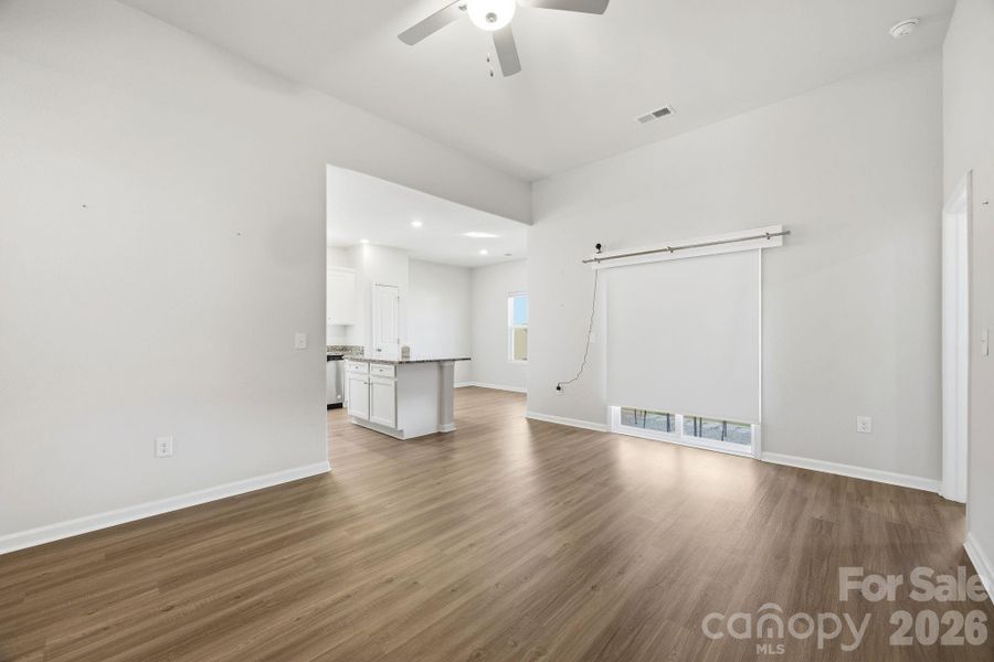 Spacious, unfurnished interior of a new home in Stagecoach Station, Gastonia (Image 16).