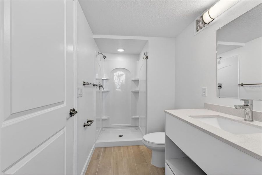 Furnished interior view inside a new home in , Orlando (Image 12).