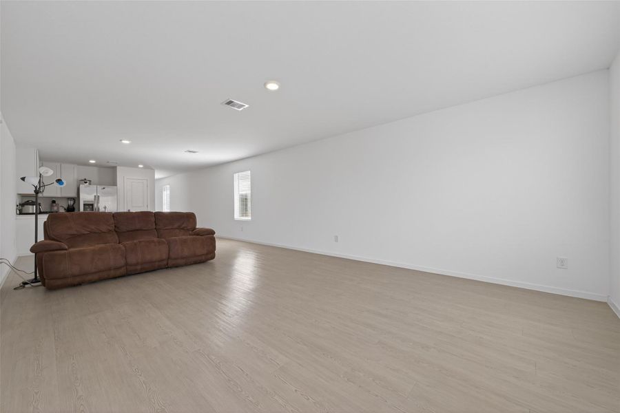 Spacious, unfurnished interior of a new home in Indian Springs, Crosby (Image 21).