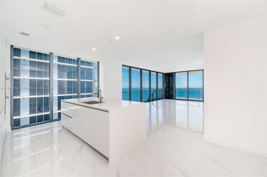 Spacious, unfurnished interior of a new home in Aria Reserve, Miami (Image 7).