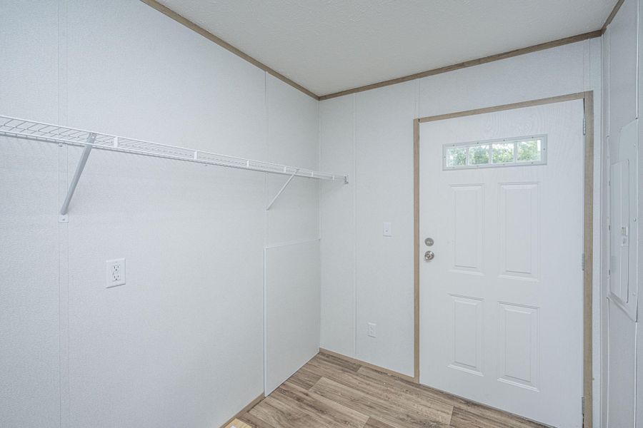 Spacious, unfurnished interior of a new home in , Walterboro (Image 40).
