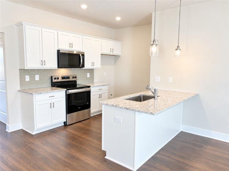 Furnished interior view inside a new home in , Cartersville (Image 10).