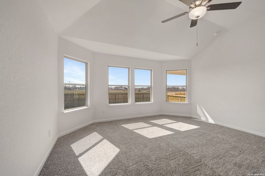 Spacious, unfurnished interior of a new home in Meadows at Clear Springs, New Braunfels (Image 19).