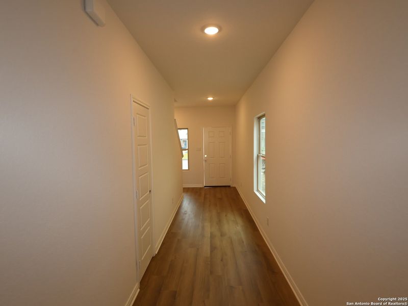 Spacious, unfurnished interior of a new home in Park Place, New Braunfels (Image 18).