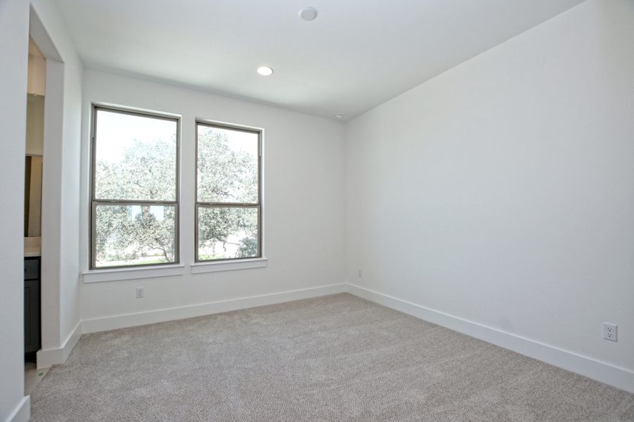 Representative unfurnished interior of a home built from the Topaz II by Giddens Homes in Riverstone, Georgetown (Image 125).