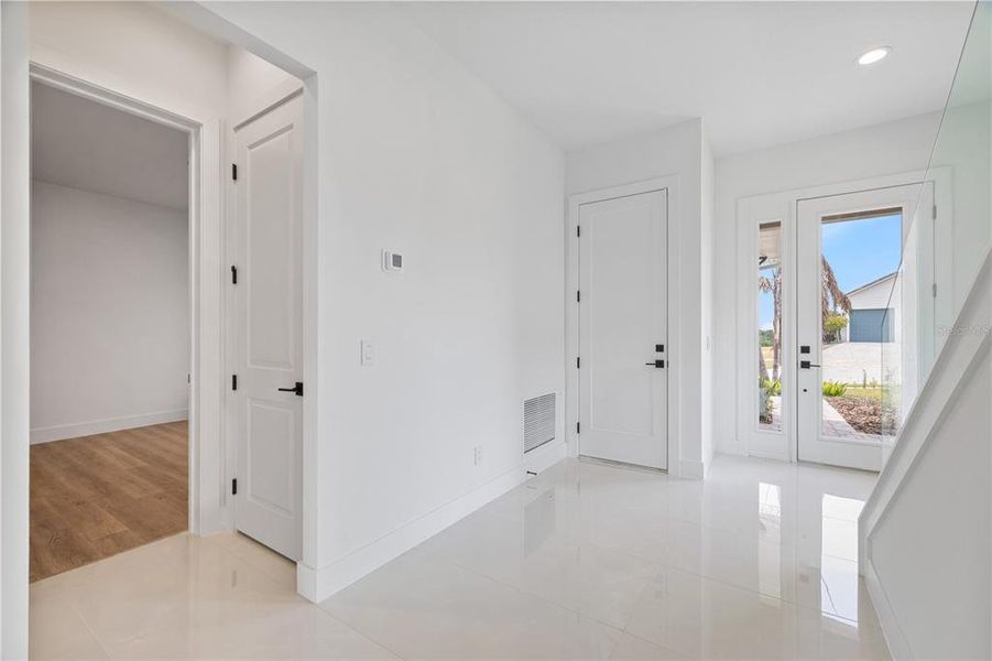 Spacious, unfurnished interior of a new home in , Montverde (Image 59).