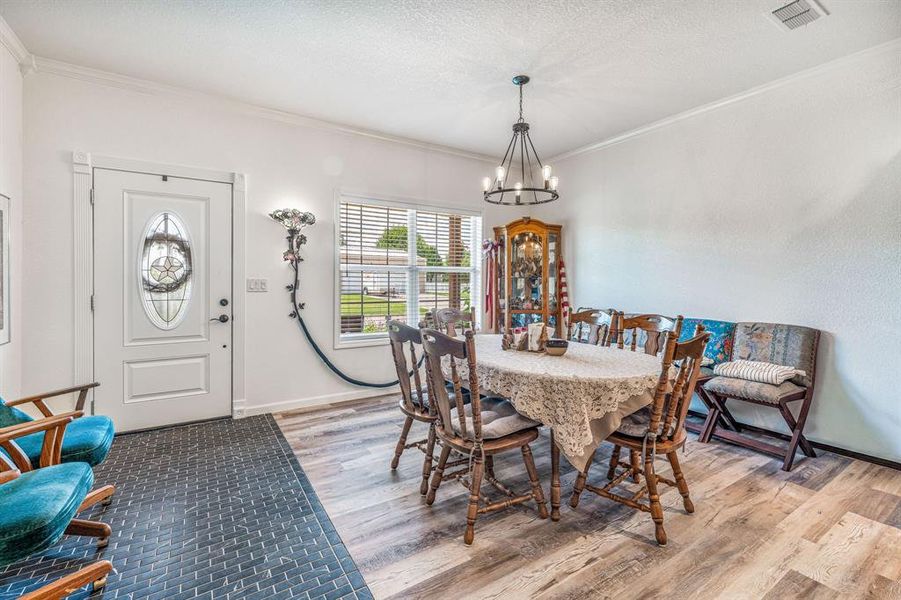 Furnished interior view inside a new home in , Comanche (Image 5).