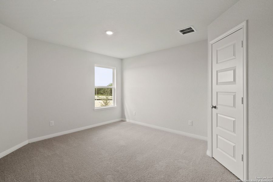 Spacious, unfurnished interior of a new home in Timber Creek, San Antonio (Image 27). Spacious, unfurnished interior of a new home in Timber Creek, San Antonio (Image 27).