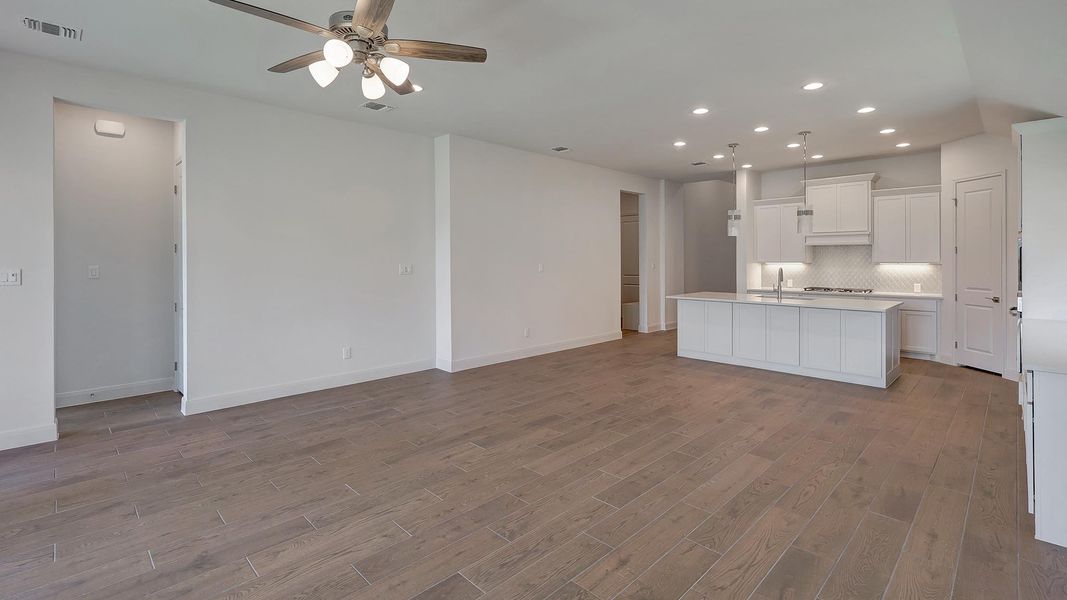 Spacious, unfurnished interior of a new home in Kallison Ranch, San Antonio (Image 16). Spacious, unfurnished interior of a new home in Kallison Ranch, San Antonio (Image 16).