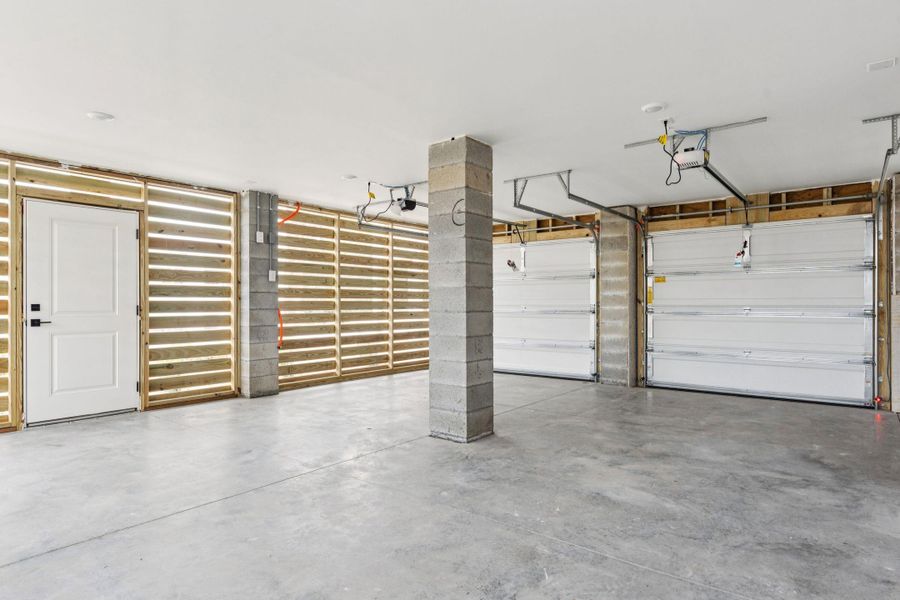 Spacious, unfurnished interior of a new home in Overlook at Copahee Sound, Awendaw (Image 46).