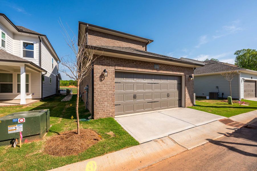 Representative exterior details of a home built from the The Wyngate by David Weekley Homes in Whitley Preserve – Park Collection, Mint Hill (Image 4). Representative exterior details of a home built from the The Wyngate by David Weekley Homes in Whitley Preserve – Park Collection, Mint Hill (Image 4).