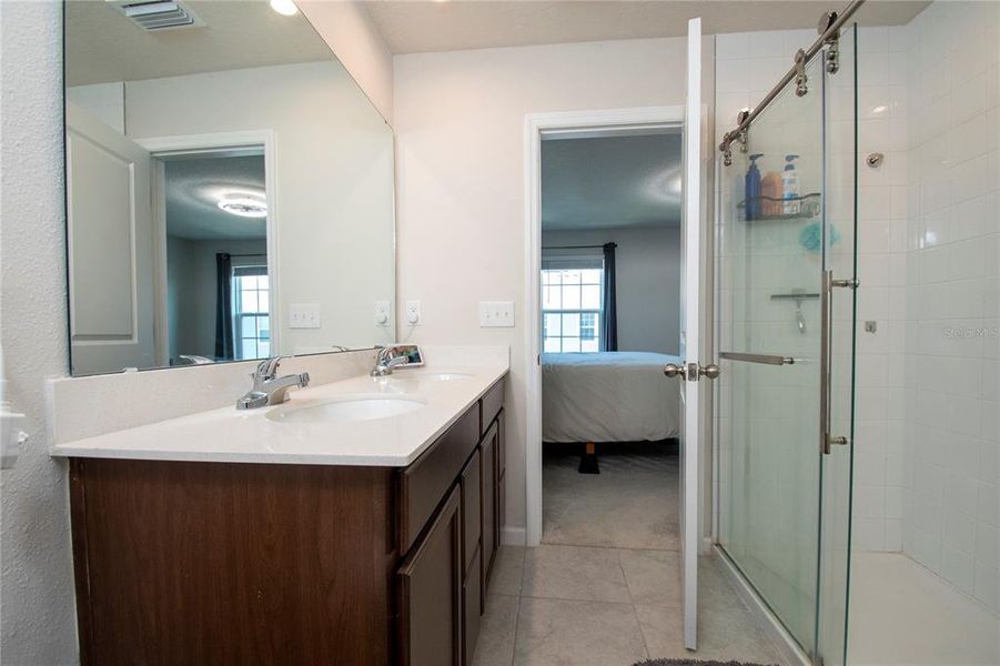 Furnished interior view inside a new home in , Bradenton (Image 18).