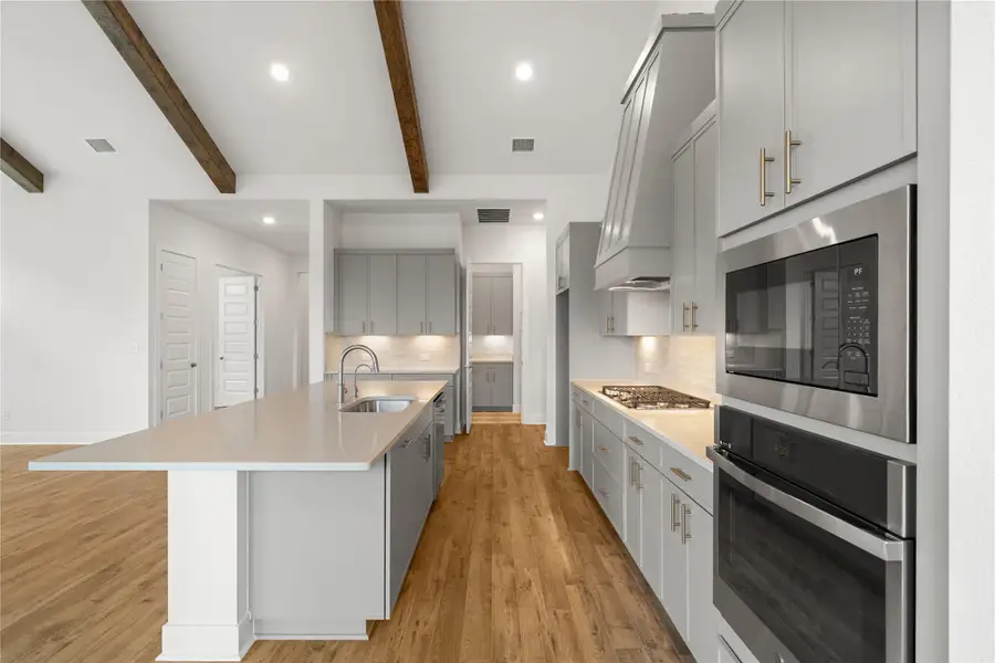 Another view of the modern kitchen. Another view of the modern kitchen.