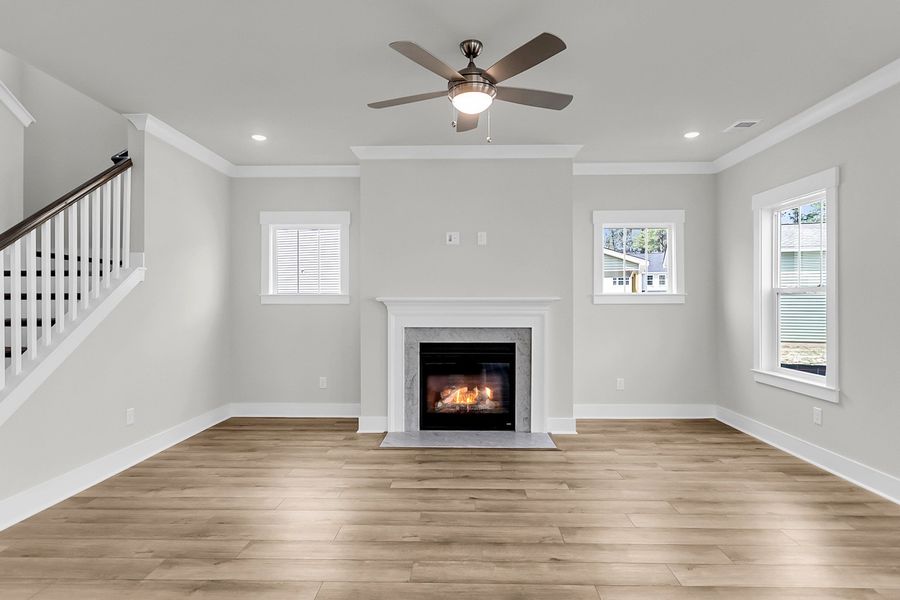 Spacious, unfurnished interior of a new home in Six Oaks, Summerville (Image 19).