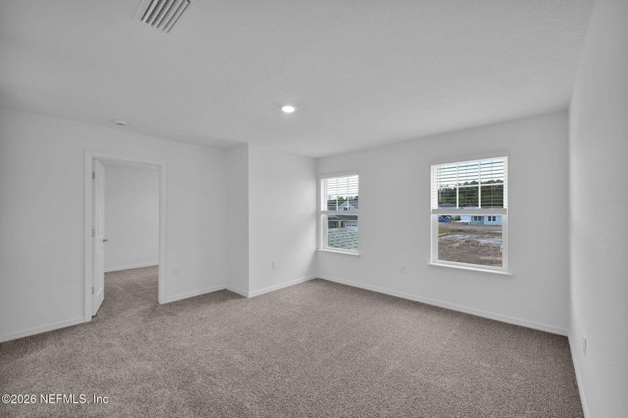 Spacious, unfurnished interior of a new home in Hyland Trail, Green Cove Springs (Image 41).
