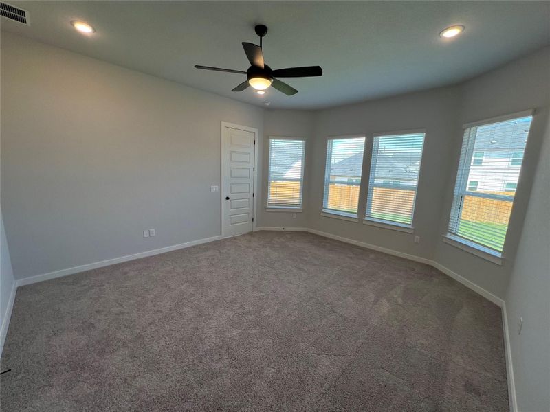 Spacious, unfurnished interior of a new home in Cascades at Onion Creek, Austin (Image 25).