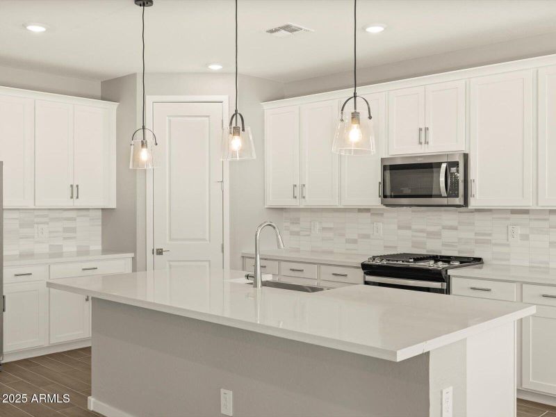 37-1W0A0643 37-1W0A0643