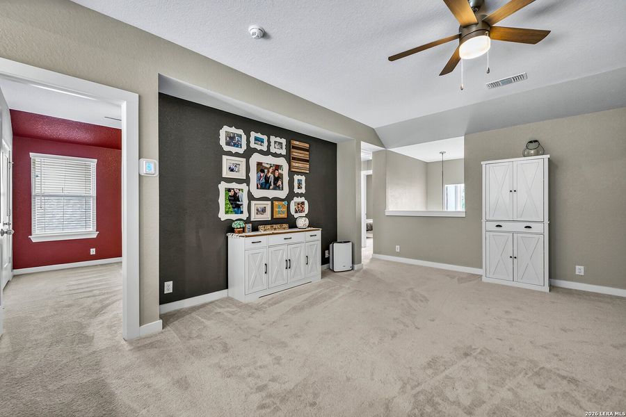 Furnished interior view inside a new home in Meyer Ranch, New Braunfels (Image 30).