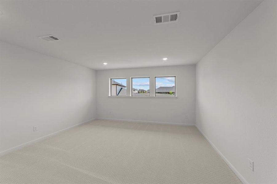 Spacious, unfurnished interior of a new home in Treeline, Justin (Image 20).