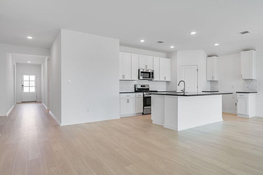 208 Crumpton Way - Ready Now! 208 Crumpton Way - Ready Now!