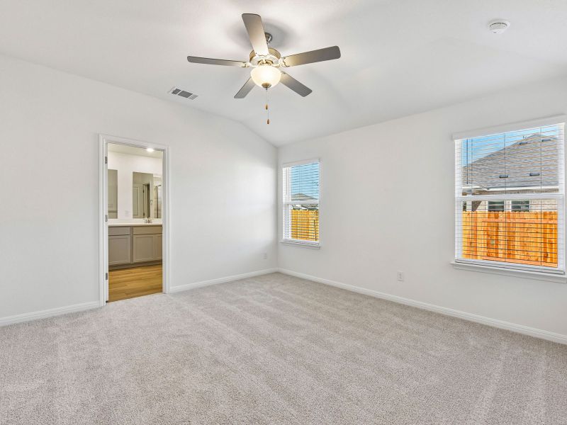 Spacious, unfurnished interior of a new home in Colony at Cole Springs - Boulevard Collection, Buda (Image 7).